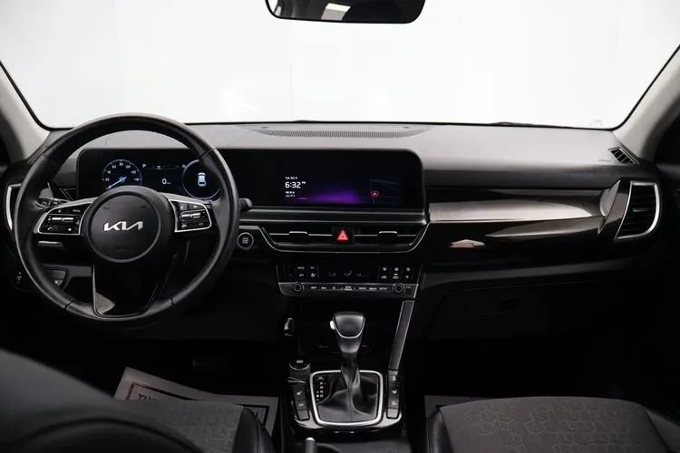 Used 2024 Kia Seltos S AWD/4WD image 16