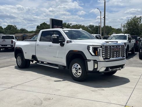 New 2026 GMC Sierra 3500 Denali w/ Denali Reserve Package AWD/4WD image 2