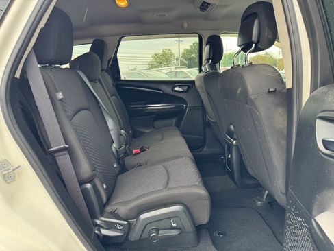 Used 2017 Dodge Journey SXT w/ Blacktop Package FWD image 19