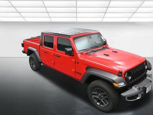 New 2025 Jeep Gladiator Sport image 11