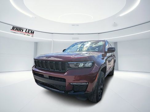 New 2025 Jeep Grand Cherokee L Limited w/ Black Appearance Package image 6