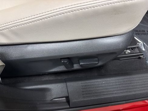 Used 2022 Nissan Rogue SL w/ SL Premium Package image 11