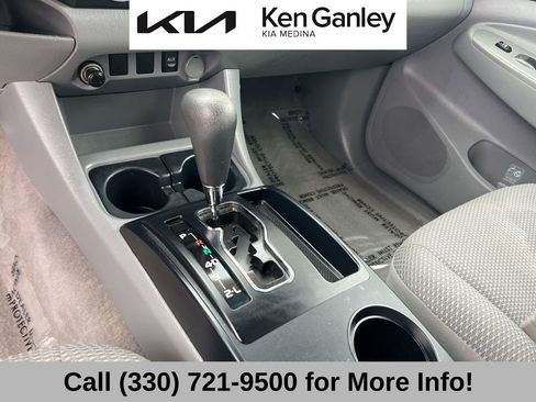 Used 2011 Toyota Tacoma PreRunner image 32