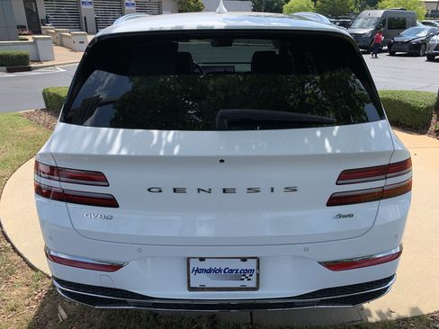 Used 2025 Genesis GV80 2.5T Prestige AWD/4WD image 9