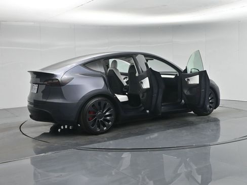 Used 2022 Tesla Model Y Performance AWD/4WD image 4