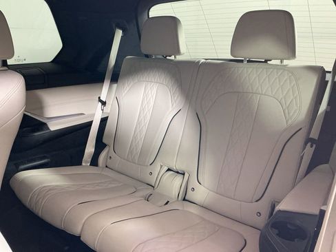 Certified 2022 BMW X7 xDrive40i w/ M Sport Package image 32