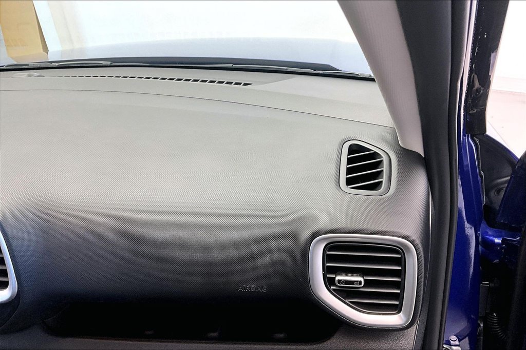 Used 2024 Hyundai Venue SEL FWD image 16