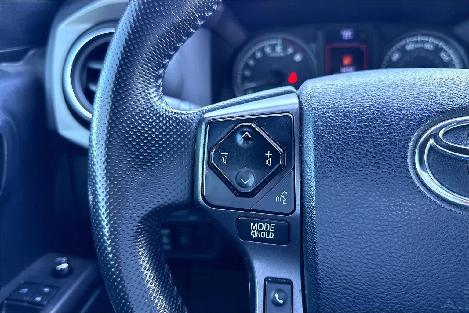 Used 2018 Toyota Tacoma TRD Sport w/ Technology Package RWD image 23