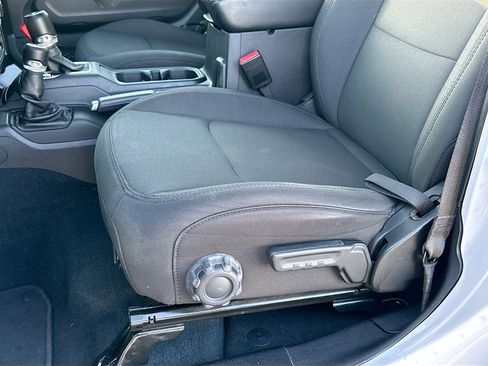 Used 2022 Jeep Wrangler Unlimited Sport image 18