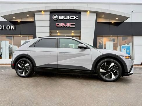 Used 2025 Hyundai Ioniq 5 SEL image 1