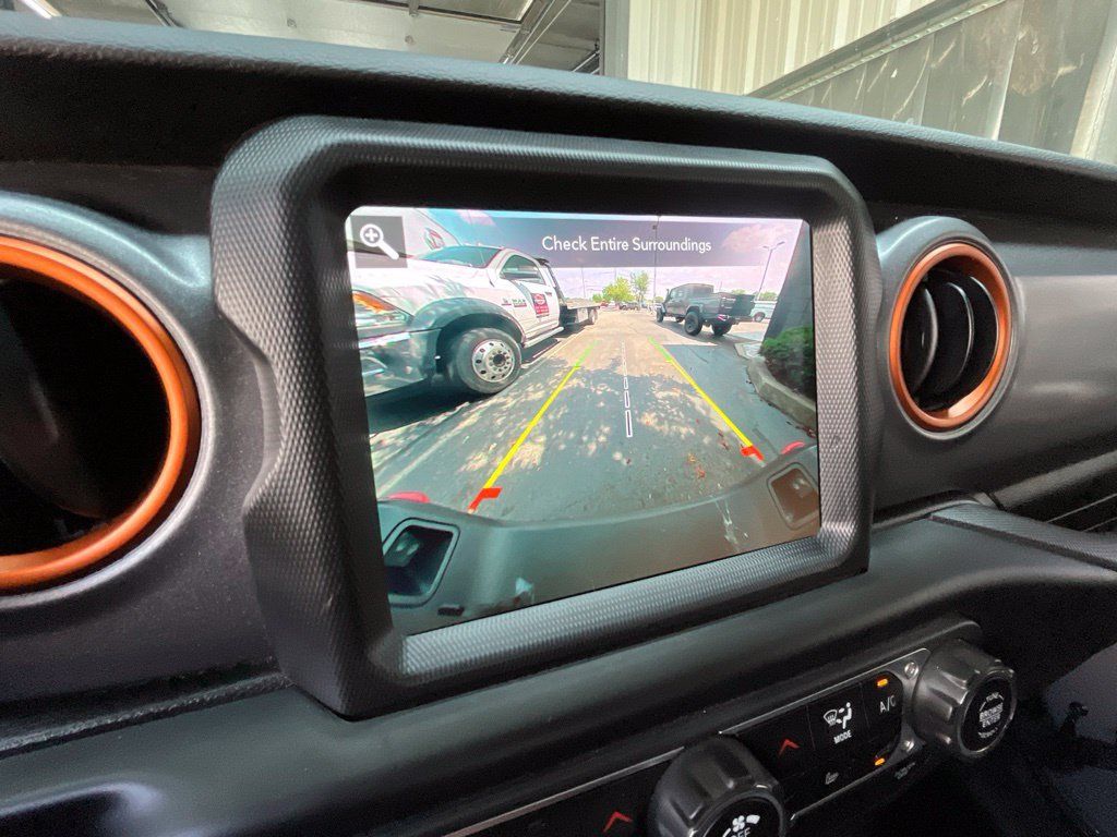 Used 2022 Jeep Gladiator Mojave w/ Cold Weather Group AWD/4WD image 37