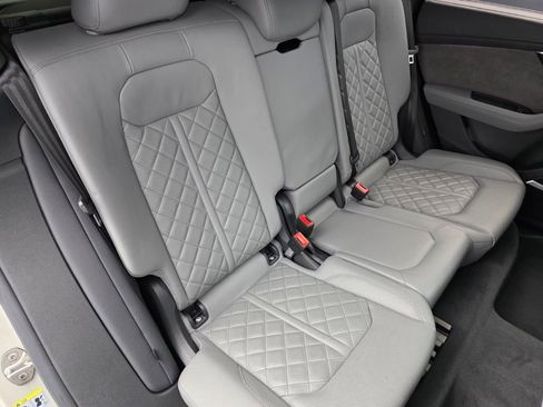 Used 2021 Audi SQ8 Prestige AWD/4WD image 26