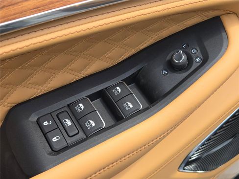 New 2025 Jeep Grand Cherokee Summit image 23