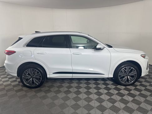 Certified 2025 Audi Q5 Premium Plus w/ Premium Plus image 8