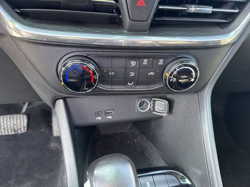 Used 2024 Buick Encore GX Preferred FWD image 23
