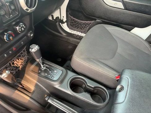 Used 2017 Jeep Wrangler Unlimited Sahara w/ Max Tow Package AWD/4WD image 21