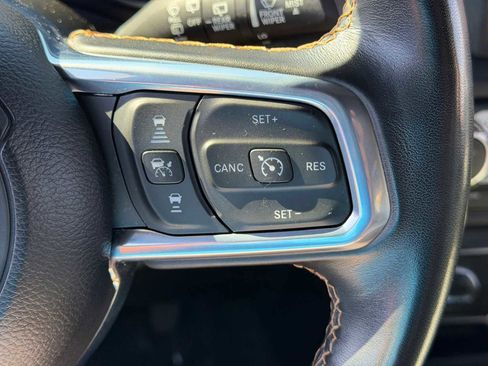 Used 2023 Jeep Wrangler Unlimited Sahara AWD/4WD image 18