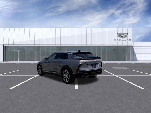 Certified 2024 Cadillac Lyriq Luxury AWD/4WD image 4