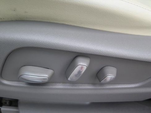 Used 2022 Cadillac XT6 Premium Luxury w/ Technology Package image 11