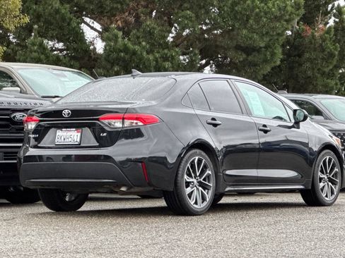 Used 2020 Toyota Corolla LE image 4