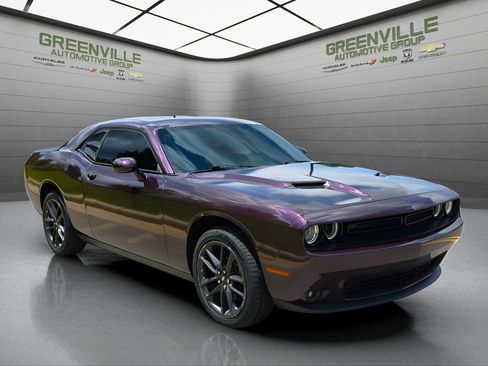 Used 2022 Dodge Challenger SXT w/ Blacktop Package image 8