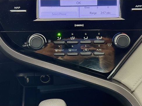 Used 2020 Toyota Camry LE FWD image 16