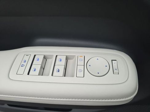 Certified 2025 Hyundai Santa Fe SEL image 39