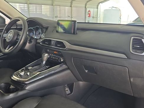 Used 2018 MAZDA CX-9 Touring w/ Touring Premium Package FWD image 31