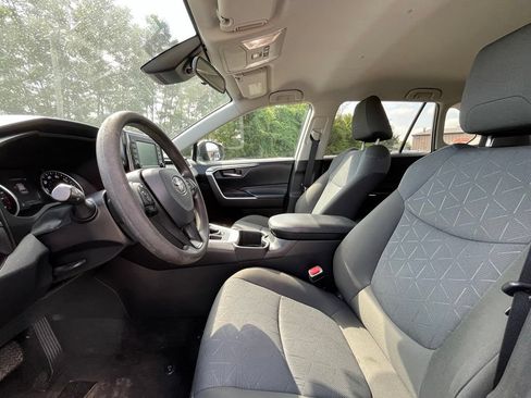 Used 2022 Toyota RAV4 XLE AWD/4WD image 24