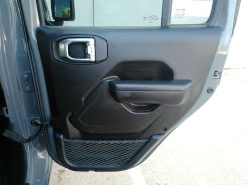 Used 2022 Jeep Gladiator Sport AWD/4WD image 22