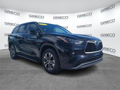 Used 2023 Toyota Highlander XLE