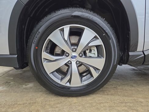 Used 2025 Subaru Ascent Premium w/ Premium Package image 18