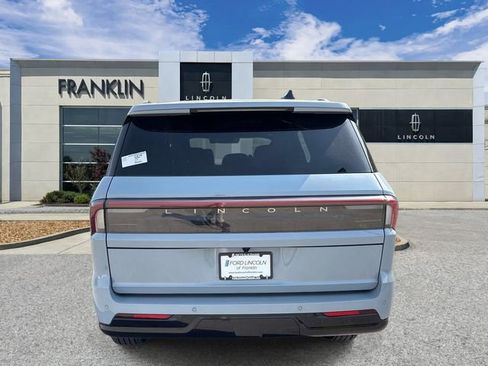 New 2026 Lincoln Navigator Reserve w/ Jet Appearance Package AWD/4WD image 6