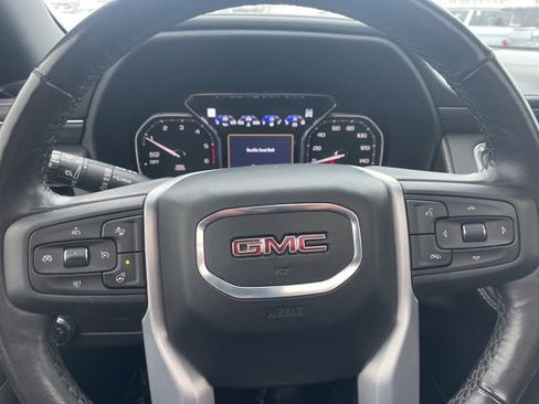 Used 2021 GMC Yukon SLT w/ SLT Premium Package image 16