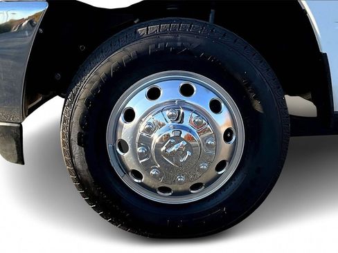 Certified 2024 RAM 3500 Laramie image 31