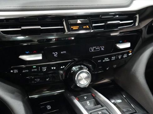 Used 2023 Acura MDX SH-AWD image 28