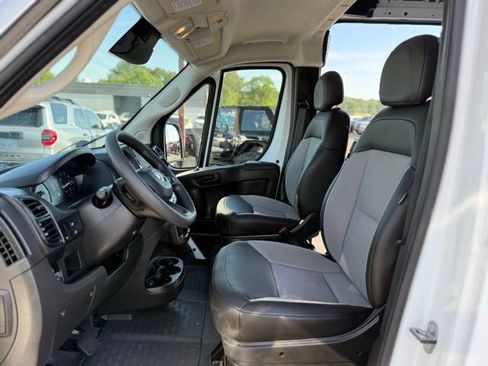 Used 2026 RAM ProMaster 2500 w/ Convenience Group FWD image 15