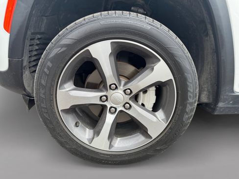 Used 2023 Jeep Grand Cherokee Limited image 9