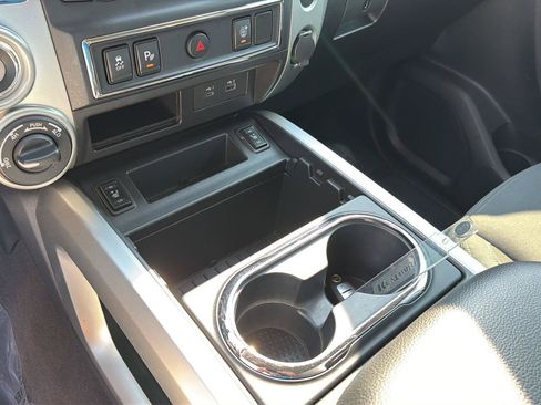 Used 2021 Nissan Titan SV w/ SV Convenience Package AWD/4WD image 29