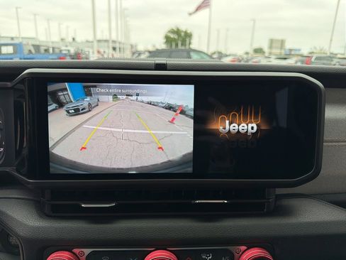 Used 2025 Jeep Wrangler Unlimited Sport AWD/4WD image 23