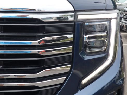 Used 2023 GMC Sierra 1500 SLT w/ SLT Premium Package AWD/4WD image 16
