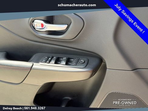 Used 2020 Jeep Cherokee Trailhawk w/ Cold Weather Group AWD/4WD image 32