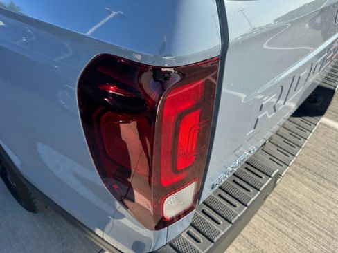 Used 2024 Honda Ridgeline Black Edition image 8