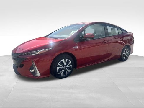 Used 2017 Toyota Prius Prime image 3