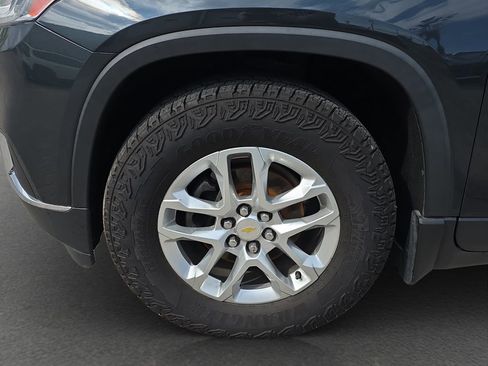 Used 2020 Chevrolet Traverse LT FWD image 4