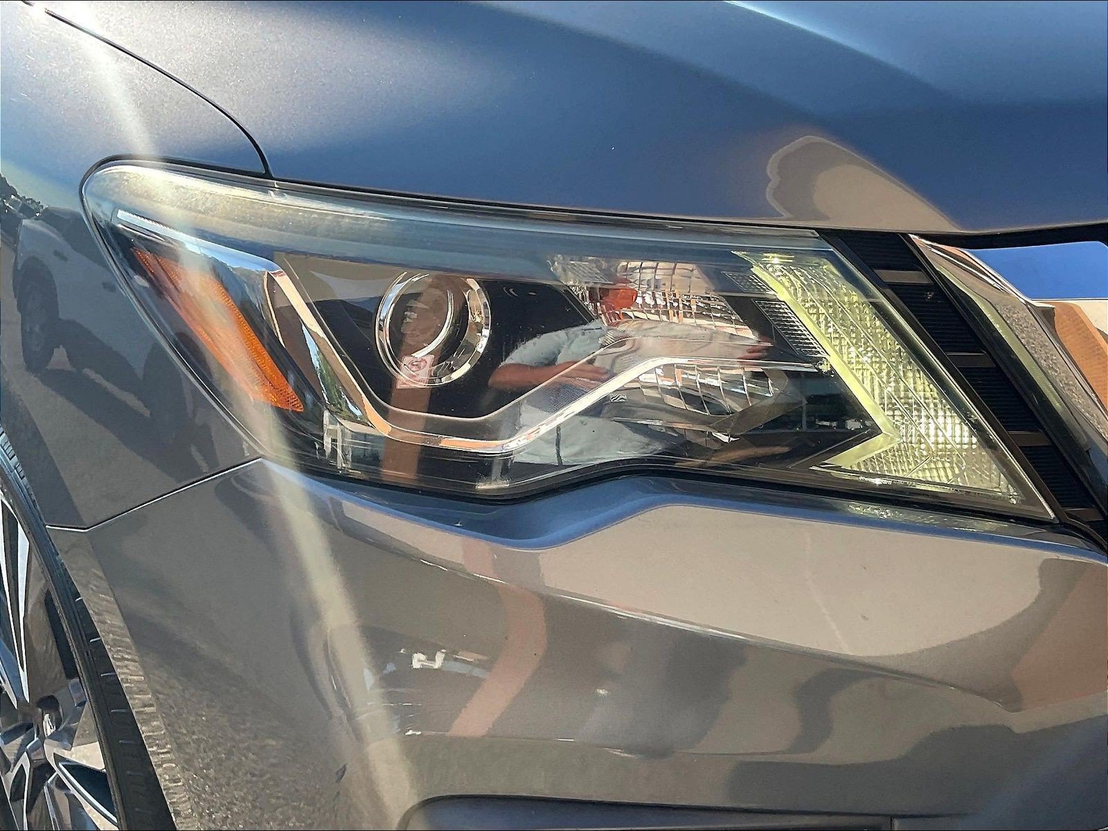 Used 2017 Nissan Pathfinder Platinum w/ Family Entertainment Package FWD image 35