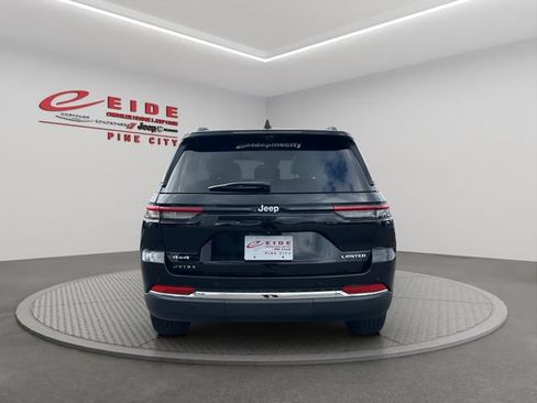 Used 2025 Jeep Grand Cherokee Limited w/ Luxury Tech Group II AWD/4WD image 9