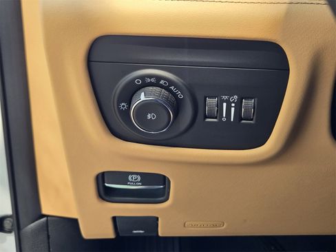 New 2025 Jeep Grand Cherokee L Summit image 22