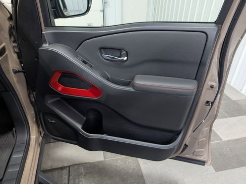 Used 2024 Nissan Frontier PRO-4X w/ Pro Premium Package image 30