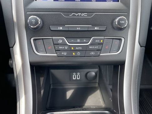 Certified 2020 Ford Fusion SE AWD/4WD image 39